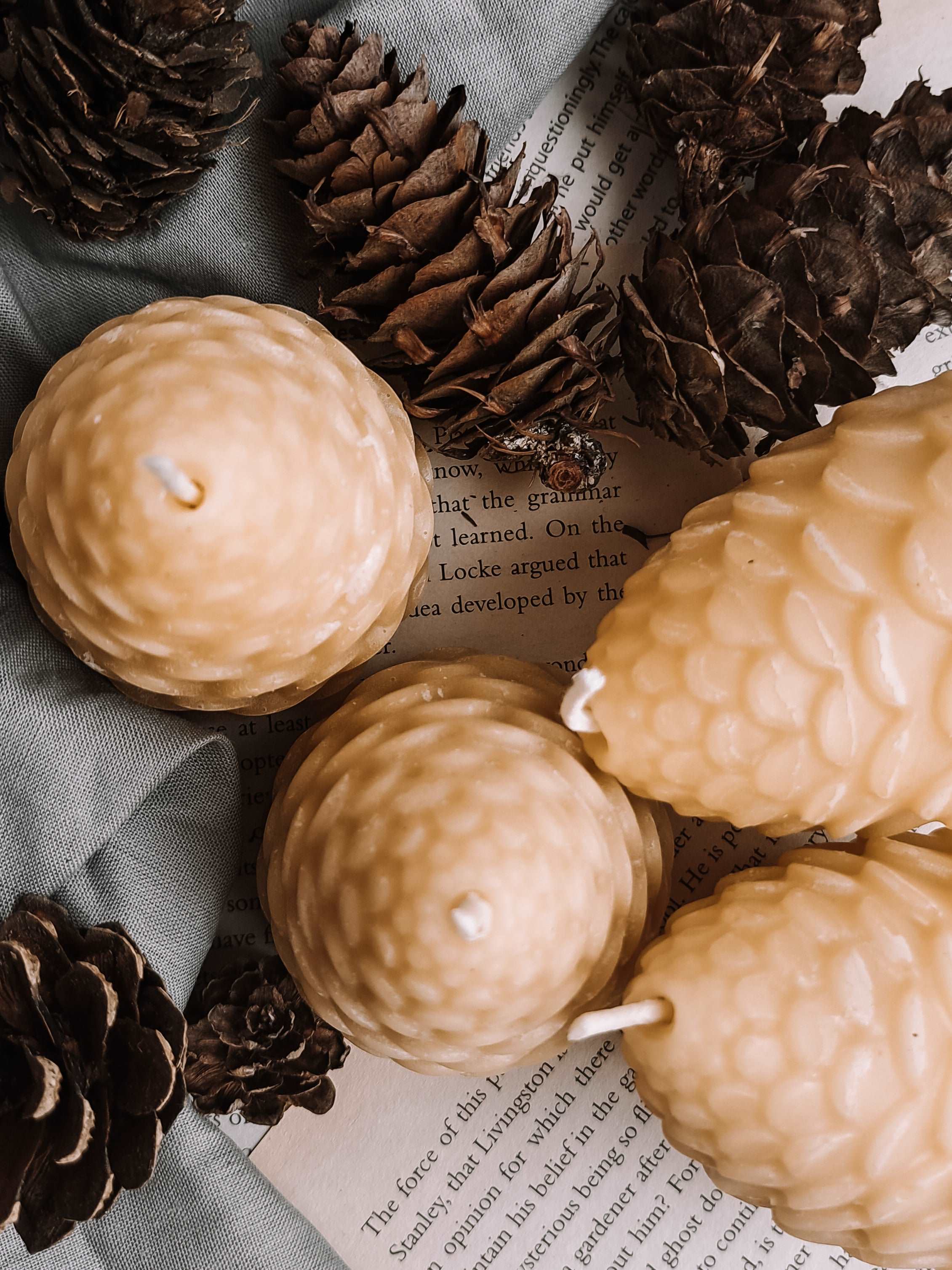 Pine Cone Candle - Image 6