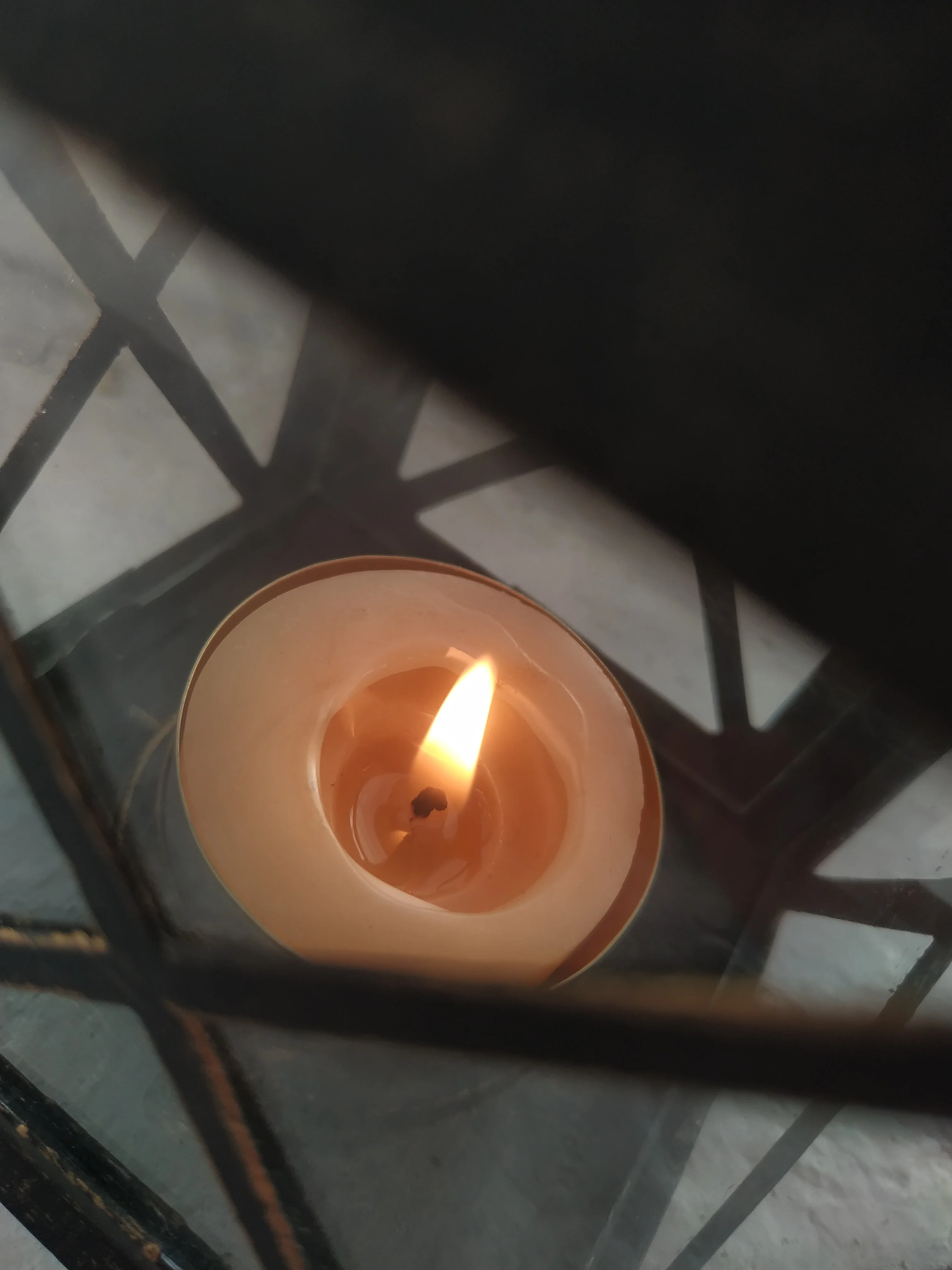 Wholesale PURE Beeswax tealights, Hand poured, natural tea candles - Image 12