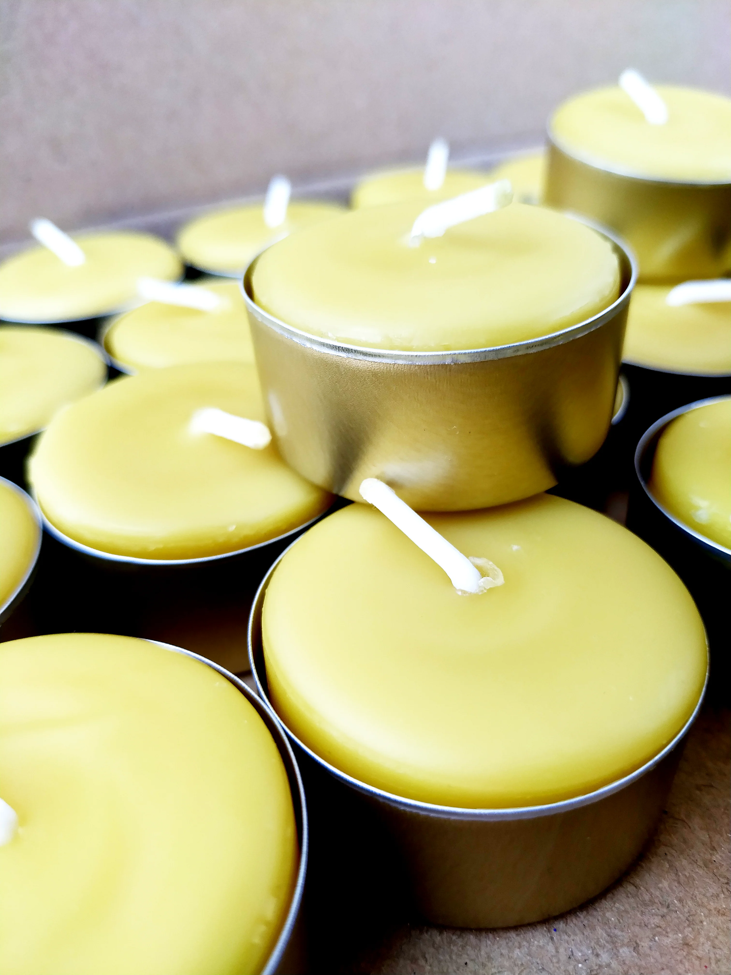 Wholesale PURE Beeswax tealights, Hand poured, natural tea candles - Image 6