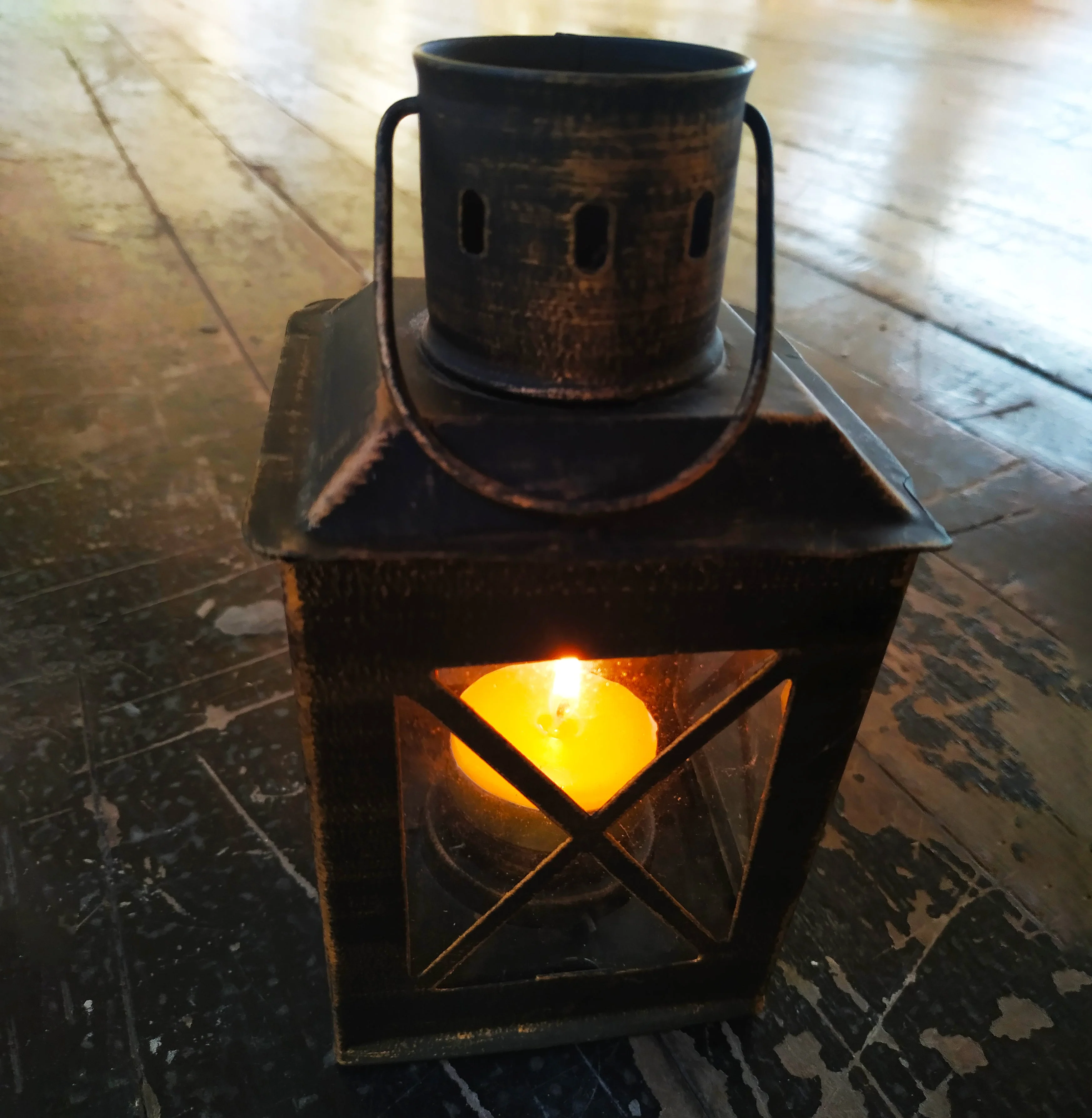 Wholesale PURE Beeswax tealights, Hand poured, natural tea candles - Image 8